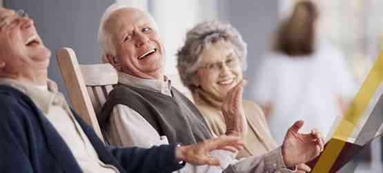personas sonriendo